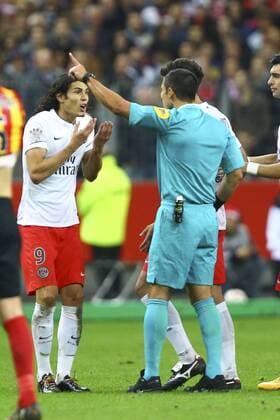 Edinson Cavani (PSG) , Nicolas Rainville ( Referee ) FOOTBALL : RC Lens Racing Club vs Paris Saint Germain PSG - Ligue 1 - 17 10 2014 - GwendolineLeGoff Panoramic 