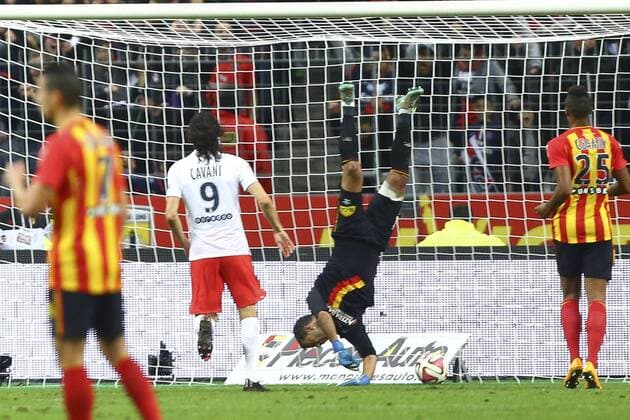 but de Maxwell Sherrer (PSG) vs Rudy Riou ( Gardien Lens) FOOTBALL : Lens vs Paris Saint Germain - Ligue 1 - 17 10 2014 - GwendolineLeGoff Panoramic 