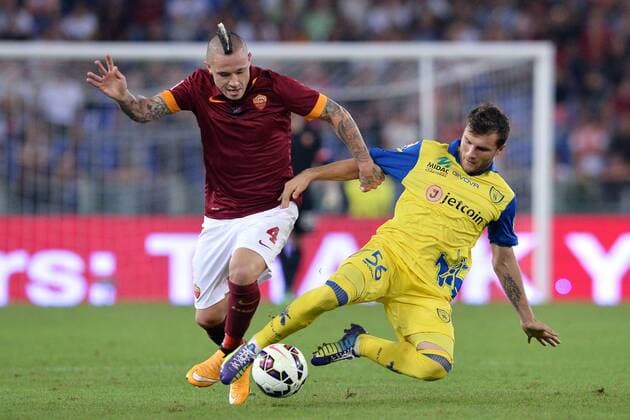 Radja Nainggolan Roma, Hetemaj Perparim Chievo. Roma 18-10-2014 Stadio Olimpico. Football Calcio 2014 2015 Serie A. AS Roma - Chievo Verona AntoniettaxBaldassarre
