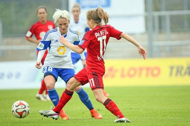 Theresa Panfil (Bayer, aus Fulda) gegen Jessica Fishlock (FFC) - 1. FFC Frankfurt vs. Bayer 04 Leverkusen