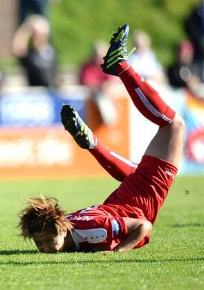Asano Nagasato (Pot), Bauchlandung, Fussball, Allianz Frauen-Bundesliga, MSV Duisburg - 1.FFC Turbine Potsdam, xjkx