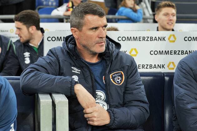 Deutschland vs. Irland --- Fussball --- International --- 14.10.2014 Roy Keane (Co-Trainer Irland), sitzend, Gestik, Einzelbild, halbe Figur