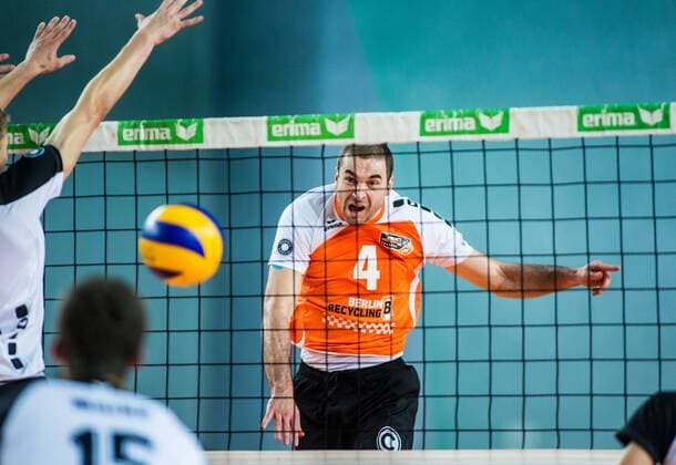 Berlin, Deutschland, 22.10.2014: Volleyball Bundesliga Saison 2014 2015 - VC Olympia Berlin - BR Volleys. Aleksandar Spirovski (BR Volleys 4)