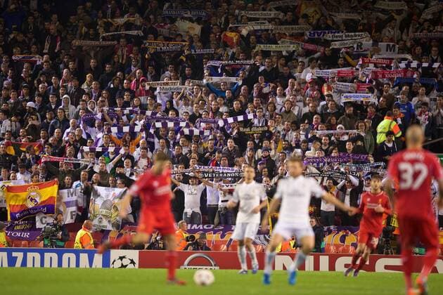 PROPAGANDA20141023 Football - soccer: UEFA Champions League, Real Madrid, Real Madrid fans celebrate as their side wins during the UEFA Champions League Group B match at Anfield. xHOCHxZWEIx xPropagandax 