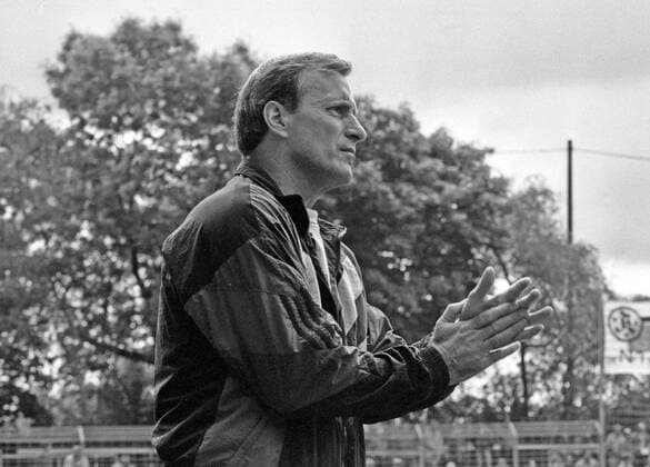 Fußball, Trainerhistorie, Stuttgarter Kickers Stuttgarter Kickers 11.06.1994, 2. Fussball-Bundesliga, Stuttgarter Kickers - 1. FSV Mainz 05 (4:1): Günter Sebert (Trainer Stuttgarter Kickers).