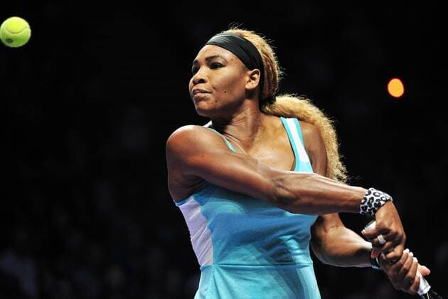 Serena Williams of the United States hits a return during the women s singles final match of WTA Tennis Damen Finals at the Singapore Indoor Stadium on Oct. 26, 2014. (SP)SINGAPORE-TENNIS-WTA-SINGLES FINAL ThenxChihxWey 
