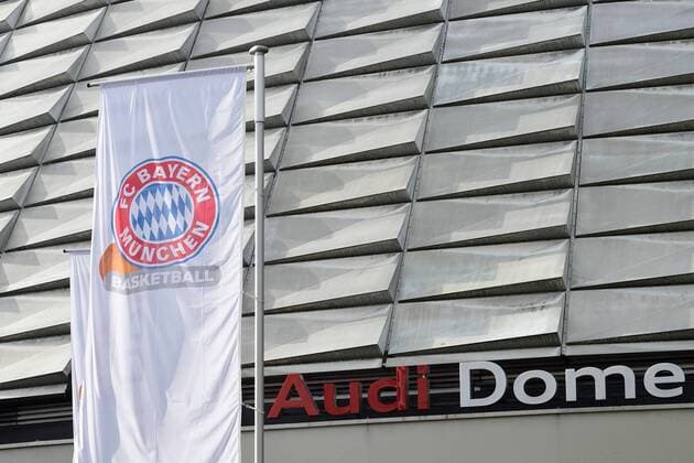 Audi Dome Aussenansicht, FC Bayern Basketball-Fahnen, FC Bayern München Basketball, Medientraining Basketball Bundesliga Saison 2014 2015, Beko BBL,29.10.14