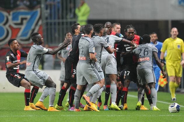 Mahamadu Habibou (Rennes) bagarre generale apres une altercation entre Brice Djadjedje (Marseille) et Paul Georges Ntep (Rennes) FOOTBALL : Rennes vs Marseille - Coupe de la Ligue - 29 10 2014 N.LeGouic FEP Panoramic 
