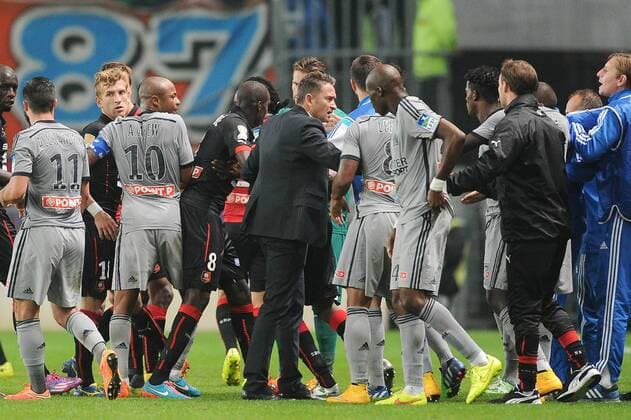 Philippe Montanier (entraineur Rennes) bagarre generale apres une altercation entre Brice Djadjedje (Marseille) et Paul Georges Ntep (Rennes) FOOTBALL : Rennes vs Marseille - Coupe de la Ligue - 29 10 2014 N.LeGouic FEP Panoramic 