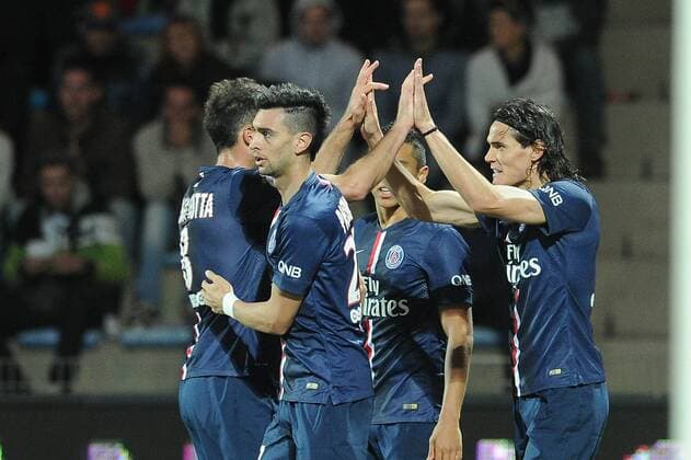 joie Edinson Cavani apres son but - Thiago Motta (Lorient) FOOTBALL : Lorient vs PSG - Ligue 1 - 01 11 2014 N.LeGouic FEP Panoramic 