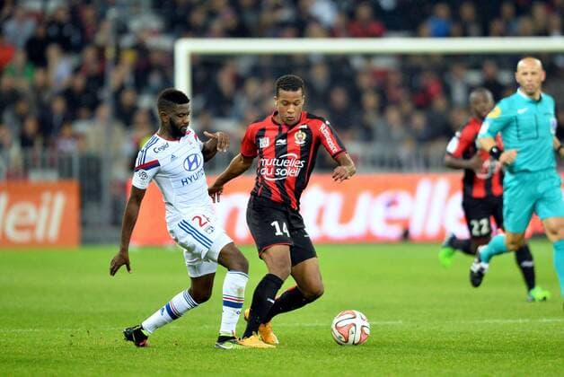 Alassane Plea (nic) - Arnold Mvuemba (lyo) FOOTBALL : Nice vs Lyon - Ligue 1 - 01 11 2014 AnthonyBIBARD FEP Panoramic 