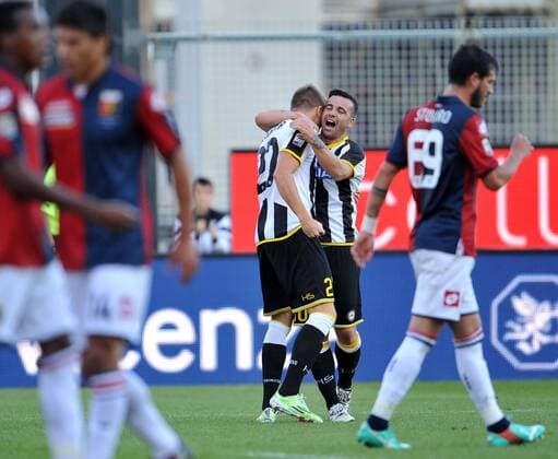 IPP20141102 Football - soccer: Serie A, Udinese Calcio, Silvan Widmer festeggiato da antonio di natale dopo il gol del pareggio 2-2. xHOCHxZWEIx xItalyxPhotoxPressx 