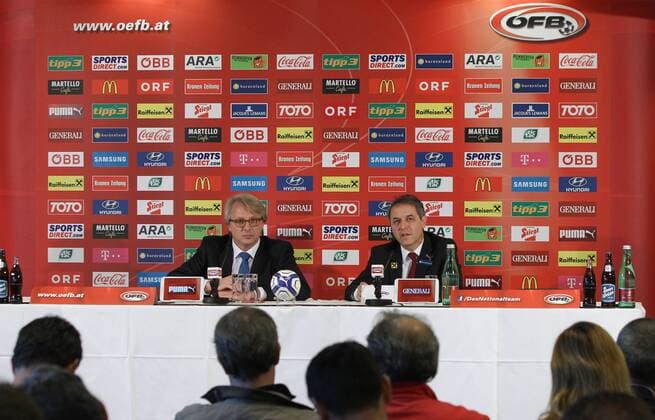 Aktuell Fussball, EM Quali, Pk Nationalmannschaft Oesterreich SOCCER - UEFA EM 2016 quali, preview VIENNA,AUSTRIA,04.NOV.14 - SOCCER - UEFA European Championship 2016, European Qualifiers, OEFB international match, preview, press conference, squad nomination. Image shows media director Wolfgang Gramann (OEFB) and head coach Marcel Koller (AUT).