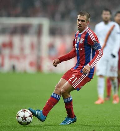 FUSSBALL CHAMPIONS LEAGUE SAISON 2014 2015 Vorrunde FC Bayern Muenchen - AS Rom 05.11.2014 Philipp Lahm (FC Bayern Muenchen) am Ball