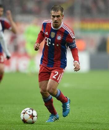FUSSBALL CHAMPIONS LEAGUE SAISON 2014 2015 Vorrunde FC Bayern Muenchen - AS Rom 05.11.2014 Philipp Lahm (FC Bayern Muenchen) am Ball