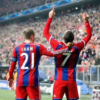 l-r: Torjubel von Philipp Lahm 21 (FC Bayern Muenchen) und Franck Ribery 7 (FC Bayern Muenchen) FC Bayern Muenchen vs. AS Rom, Fussball, Champions League, 05.11.2014 EP_CKT