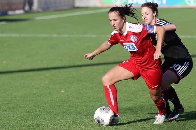 v.li.: Lia Wälti (Lia Waelti, Turbine Potsdam), Carolin Simon (Bayer 04 Leverkusen), Fussball, Allianz Frauen-Bundesliga, Bayer 04 Leverkusen - 1. FFC Turbine Potsdam, xozx