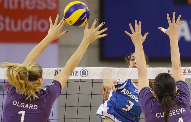 Stuttgart ,Volleyball Bundesliga Allianz MTV Stuttgart vs. VT Aurubis Hamburg hinten: Micheli Pissimato ( Allianz )