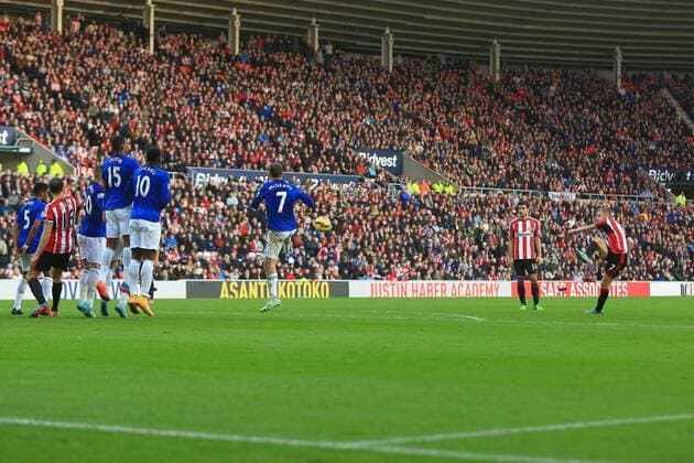 Sebastian Larsson of Sunderland scores the opening goal - Sunderland vs. Everton - Barclay s Premier League - Stadium of Light - Sunderland - 09 11 2014 Pic Philip Oldham Sportimage EDITORIAL USE ONLY. No use with unauthorised audio, video, data, fixture lists, club league logos or live services. Online in-match use limited to 120 images, no video emulation. No use in betting, games or single club league player publications.
