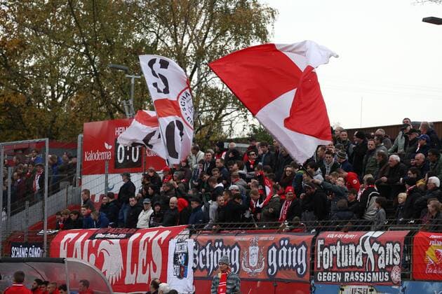 Fußball, Stadiongeschichte SC Fortuna Köln Dritte Liga, 17. Spieltag, Fortuna Köln am Samstag, 9. November 2014 im Südstadion in Köln-Zollstock Fans ( Fortuna Köln ) Fortuna Köln