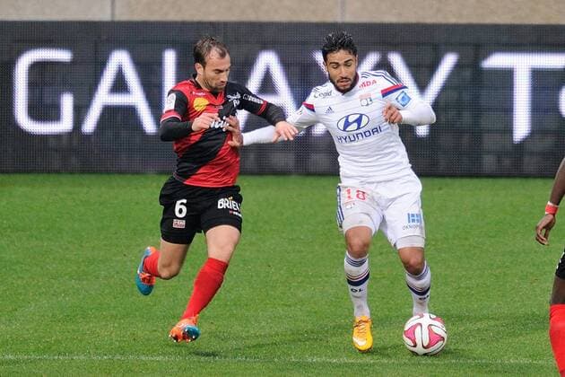 Nabil Fekir (lyon) vs Maxime Baca (guingamp) FOOTBALL : Lyon vs Guingamp - Ligue 1 - 09 11 2014 FredericChambert Panoramic 