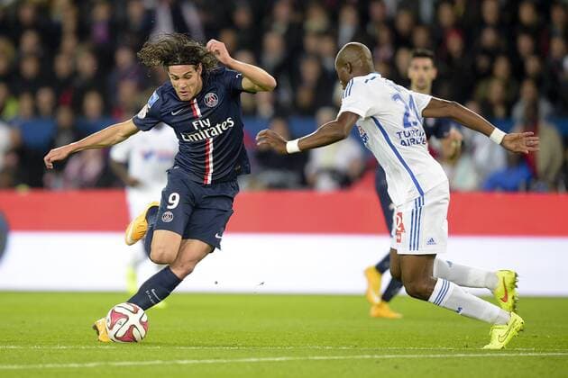 Edinson Cavani (PSG) vs FANNI Rod (OM) FOOTBALL : PSG vs OM - Ligue 1 - 09 11 2014 JBAutissier Panoramic 