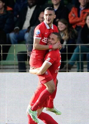 (L-R) Hakim Ziyech of FC Twente, Luc Castaignos of FC Twente during the Dutch Eredivisie match between FC Dordrecht and FC Twente at the Riwal Hoogwerkers Stadium on November 09, 2014 in Dordrecht, The Netherlands Fc Dordrecht v Fc Twente Dutch Eredivisie 2014 2015 xVIxVIxIMAGESx xEricxVerhoevenxIVx 3260803