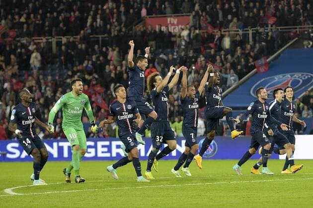 joie des joueur de Paris en fin de Match FOOTBALL : PSG vs OM - Ligue 1 - 09 11 2014 JBAutissier Panoramic 