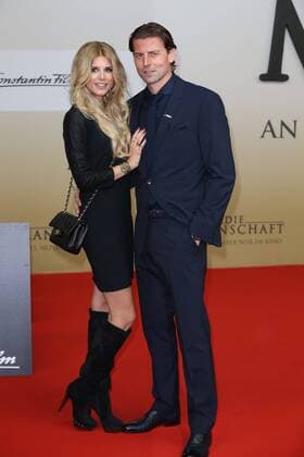 Roman Weidenfeller und seine Freundin Lisa Rossenbach bei der Die Mannschaft Kino Premiere am 10.11.2014 in Berlin Die Mannschaft Kino Premiere in Berlin, 2014 