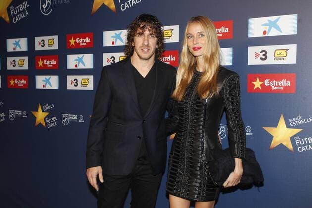 Aktuell Fussball, Spanien, Preisverleihung des Katalonischen Fussballverbands. 2014 Catalonian Football Federation awards. In this picture, Carlos Puyol (FC Barcelona Barca) and Vanessa Lorenzo. xFRANCESCxADELANTADOx 