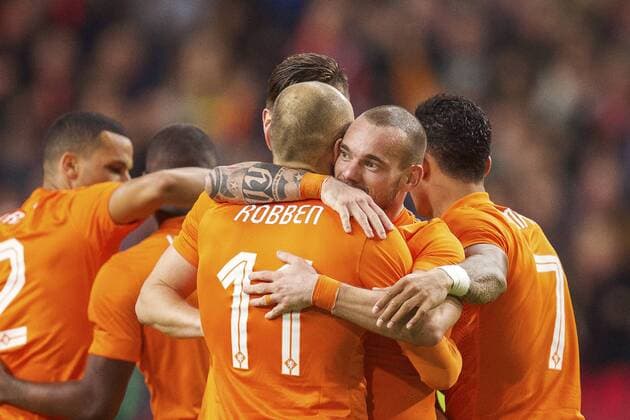 (L-R) Ricardo van Rhijn of Holland, Jetro Willems of Holland, Klaas-Jan Huntelaar of Holland, Arjen Robben of Holland, Wesley Sneijder of Holland, Memphis Depay of Holland during the International friendly match between Netherlands and Mexico on November 12, 2014 at the Amsterdam Arena in Amsterdam, The Netherlands. Netherlands v Mexico International Friendly 2014 2015 xVIxxIVx 3267857