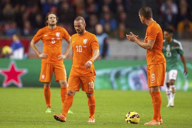 (L-R) Daley Blind of Holland, Wesley Sneijder of Holland, Klaas-Jan Huntelaar of Holland during the International friendly match between Netherlands and Mexico on November 12, 2014 at the Amsterdam Arena in Amsterdam, The Netherlands. Netherlands v Mexico International Friendly 2014 2015 xVIxxIVx 3268709