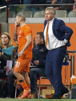 (L-R) Wesley Sneijder of Holland, coach Guus Hiddink of Holland during the International friendly match between Netherlands and Mexico on November 12, 2014 at the Amsterdam Arena in Amsterdam, The Netherlands. Netherlands v Mexico International Friendly 2014 2015 xVIxxIVx 3268716
