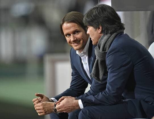 Nationaltrainer Trainer Coach Joachim Jogi Löw (GER) (rechts) mit Co-Trainer Thomas Schneider (GER) (links) DFB Länderspiel Deutschland gegen Gibraltar EM-Qualifikation Europameisterschaft Fußball Herren GER vs GIB A-Nationalmannschaft Saison 2014 2015 Nürnberg Grundig Stadion 14.11.2014 DFB Länderspiel Deutschland gegen Gibraltar EM Qualifikation