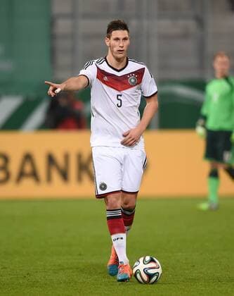 Fussball International Testspiel U 21 in Ingolstadt 13.11.2014 Deutschland - Holland Niklas Süle (Deutschland) am Ball 