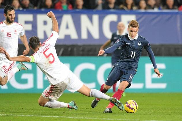 Antoine Griezmann (France) Lorik Cana (Albanie) FOOTBALL : France vs Albanie - Match amical - 14 11 2014 N.LeGouic FEP Panoramic 