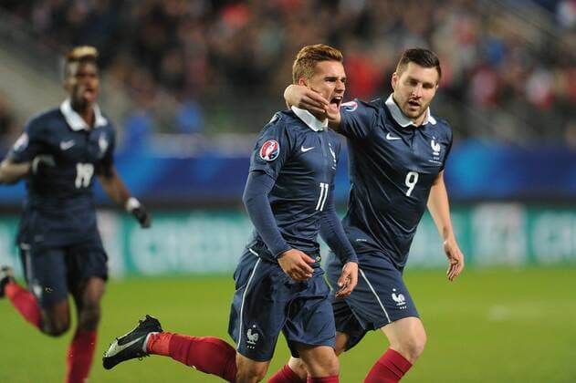 joie Antoine Griezmann apres son but - Andre Pierre Gignac (France) FOOTBALL : France vs Albanie - Match amical - 14 11 2014 N.LeGouic FEP Panoramic 