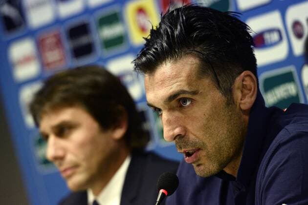 Db Milano 15 11 2014 - conferenza stampa Italia foto DanielexBuffa Image Sport nella foto: Gianluigi Buffon-Antonio Conte 