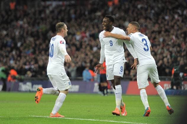 EURO 2016 QUALIFIER: ENGLAND V SLOVENIA. 15.11.2014. Danny Welbeck celebrates his goal 2-1 with Kieran Gibbs and Wayne Rooney 