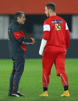 SOCCER - preview VIENNA,AUSTRIA,17.NOV.14 - SOCCER - European Qualifiers, ÖFB international match friendly match, preview, final training team AUT. Image shows head coach Marcel Koller and Marko Arnautovic (AUT). 