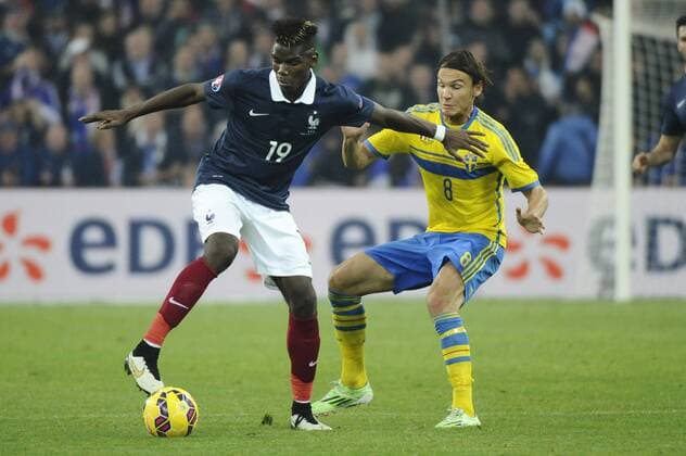 Paul Pogba (FRA), Albin Ekdal (SWE) - Freundschaftsspiel 2014 - Frankreich vs Schweden - Marseille, 18.11.2014 - FranckPennant Panoramic 