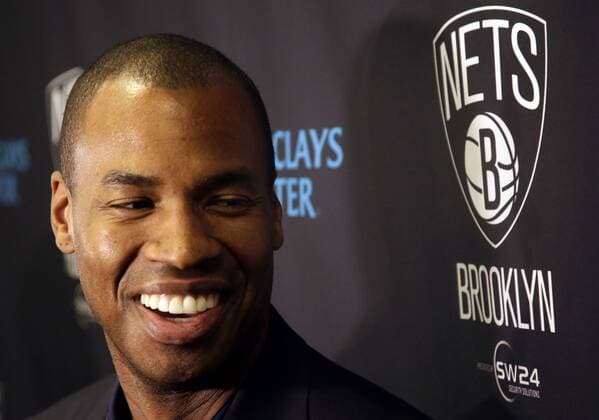 Aktuell Basketball, Jason Collins, erster offen bekennender Homosexueller in der NBA, beendet Karriere NBA player Jason Collins speaks at a press conference before the Brooklyn Nets play the Milwaukee Bucks at Barclays Center in New York City on November 19, 2014. Collins, who became the first openly gay athlete in North America s four recognized major team sports when he played for the NBA s Brooklyn Nets last season, announced Wednesday his retirement from the league.  NYP20141119105