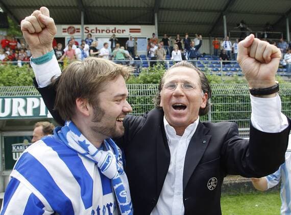 Regionalliga SV Elversberg-SV Stuttgarter Kickers 0:2 Kickers Fan mit Walter Kelsch. 31.5.2008