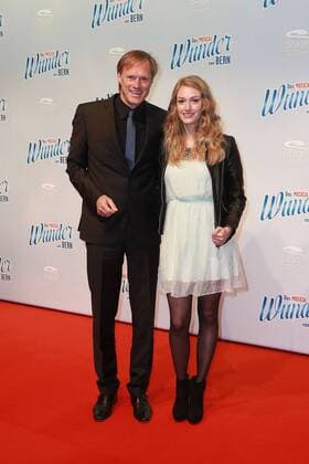Gerhard Delling und seine Tochter Jill bei der Das Wunder von Bern Musical Premiere am 23.11.2014 in Hamburg Das Wunder von Bern Musical Premiere in Hamburg, 2014 
