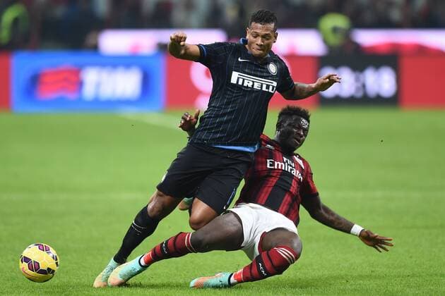 Serie A AC Milan - Inter Mailand Fredy Guarin-Sulley Muntari 