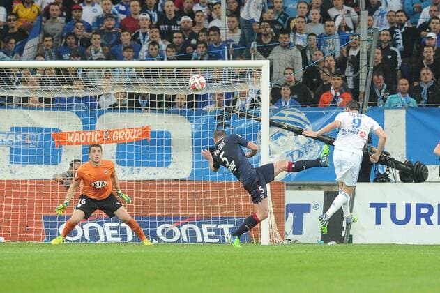 Andre Pierre Gignac (Marseille) but Cedric Carasso - Nicolas Pallois (Bordeaux) FOOTBALL : Marseille vs Bordeaux - Ligue 1 - 23 11 2014 N.LeGouic FEP Panoramic 
