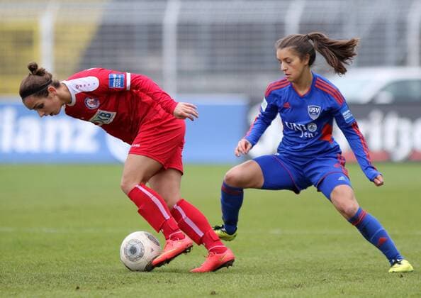 GER, 1.Bundesliga, Frauen, FF USV Jena vs Turbine Potsdam 30.11.14, Jena, Ernst-Abbe-Sportfeld, GER, Allianz Frauen Bundesliga 1.Bundesliga, Frauen, Saison 2014 2015, 11.Spieltag, FF USV Jena vs 1.FFC Turbine Potsdam im Bild Iva Landeka (Jena) gegen Natasa Andonova (Potsdam)