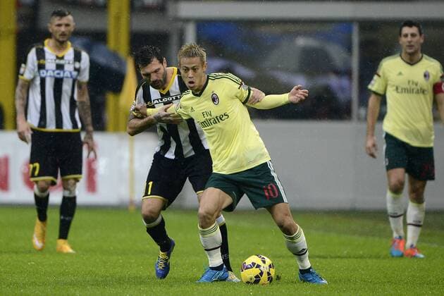 Aktuell Fußball, Italien, AC Mailand - Udinese Calcio Keisuke Honda Milan, Maurizio Domizzi Udiense - Milano 30-11-2014 Stadio Giuseppe Meazza - Football Calcio Serie A AC Mailand vs Udinese Calcio giuseppexceleste