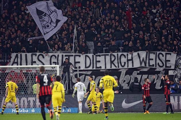 Alles Gute Dietrich Weise 30.11.2014, xovx, Fussball 1.Bundesliga, Eintracht Frankfurt, Frankfurter Fans mit Wuenschen an Ex-Trainer Dietrich Weise, der am 20.11.2014 80 Jahre alt wurde