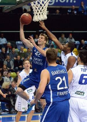 02.12.2014, xjhx, Basketball Eurochallenge, Frankfurt Skyliners - Okapi Aalstar, v.l. Aaron Doornekamp (Fraport Skyliners Frankfurt)
